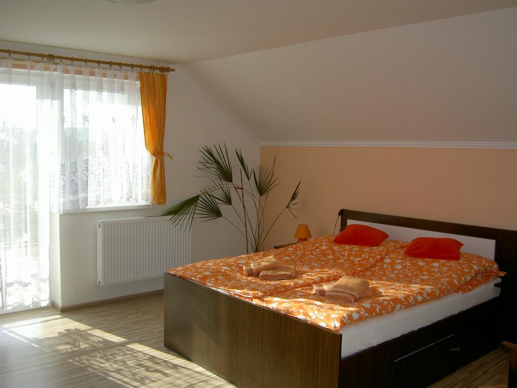 Pivnicka Pod Cachtickym Hradom Hotel Čachtice Eksteriør billede