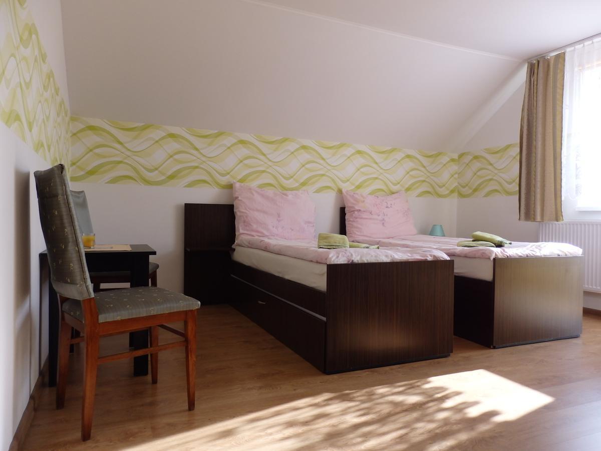 Pivnicka Pod Cachtickym Hradom Hotel Čachtice Eksteriør billede